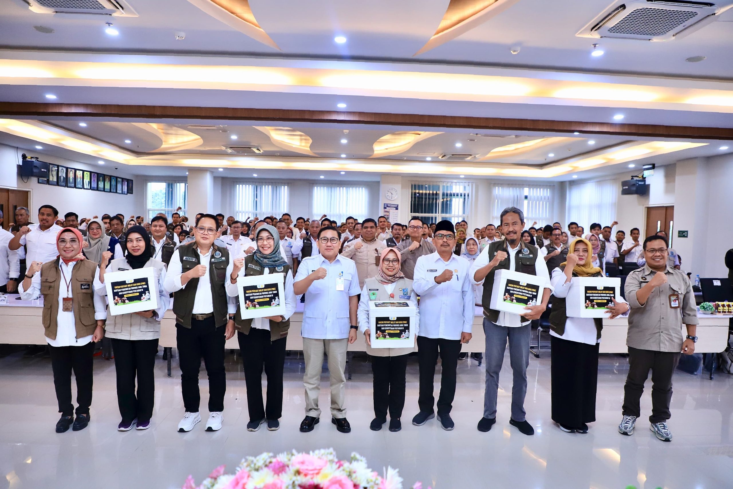Tekan Wabah PMK, Pemprov Jatim Distribusikan Bantuan 870.000 Dosis Vaksin PMK Ke 38 Kab/Kota