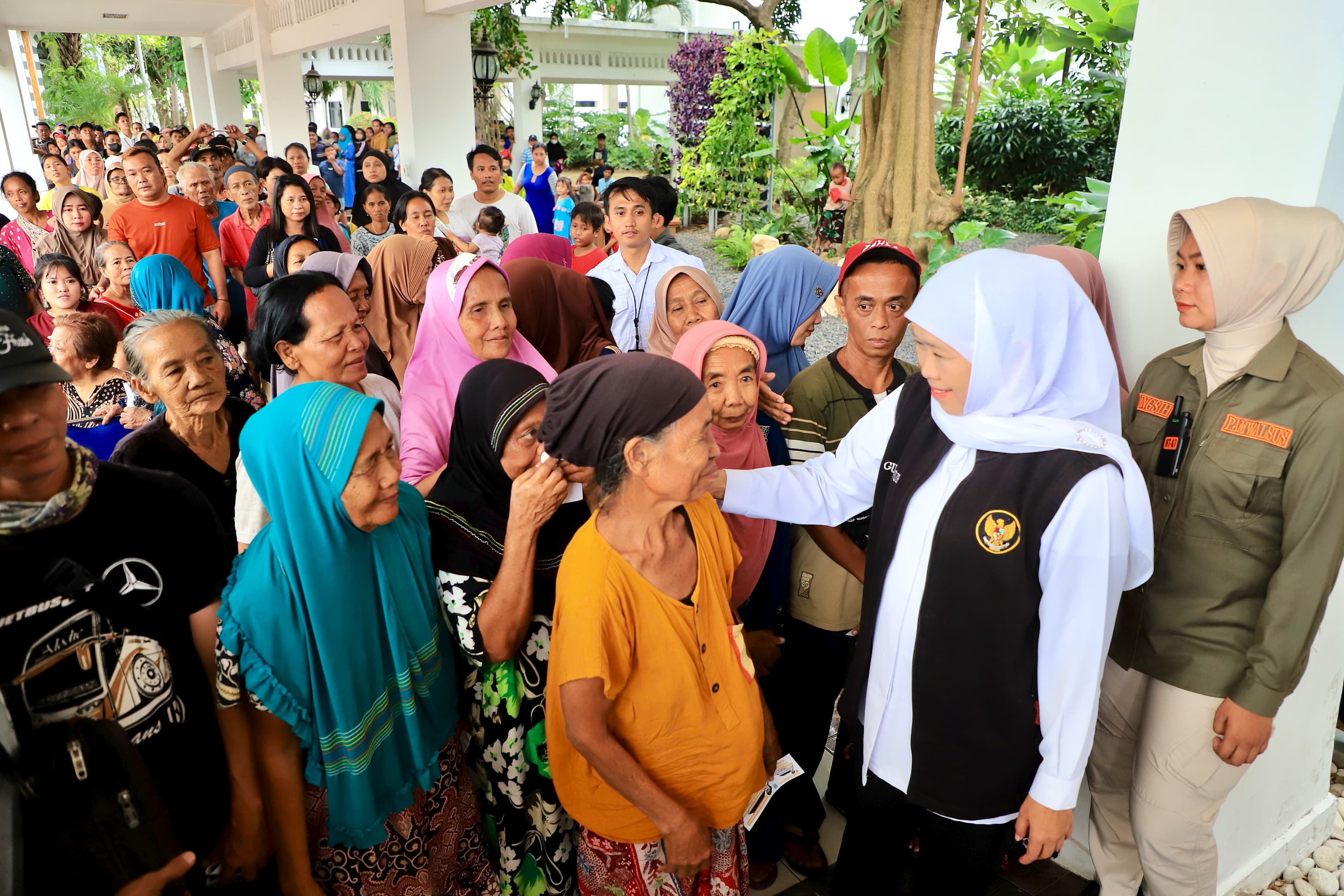 Gelar Open House, Gubernur Khofifah Undang Masyarakat Jatim Silaturahim ke Gedung Negara Grahadi dan Kediamannya