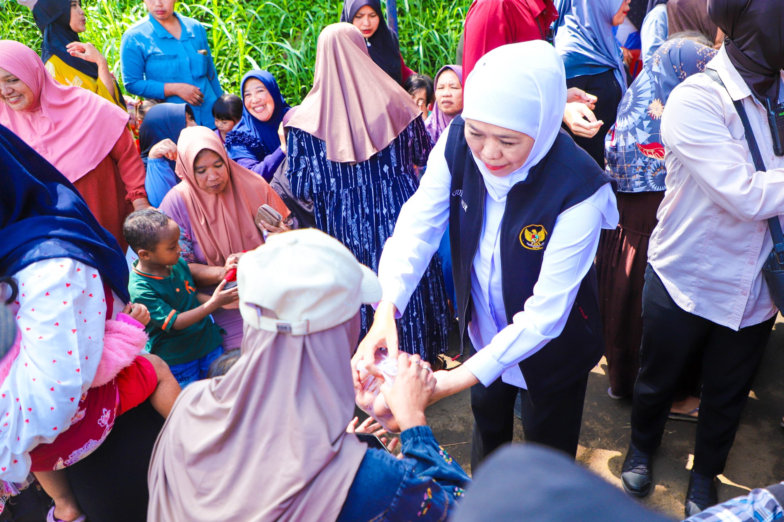 Masyarakat Singosari Malang Antusias Serbu Pasar Murah, Gubernur Khofifah: Wujudkan Ketahanan Pangan dan Zero Stunting di Jatim