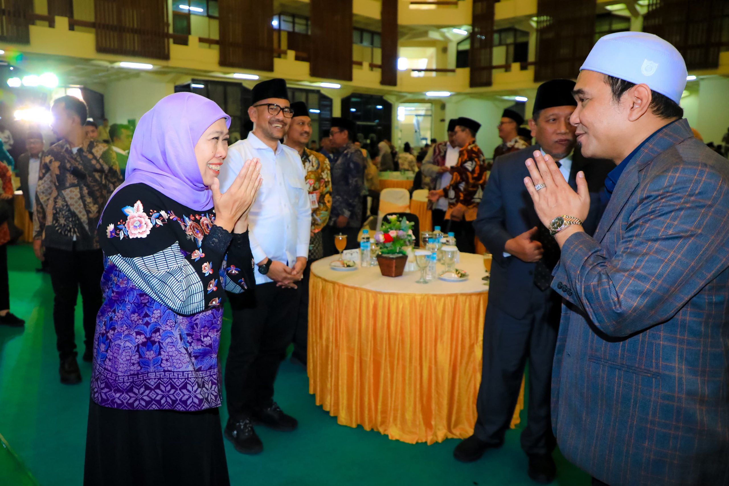 Siapkan SDM Berkualitas dan Berintegritas, Gubernur Khofifah Luncurkan 1.193 Beasiswa Bagi Santri Unggul  Jatim