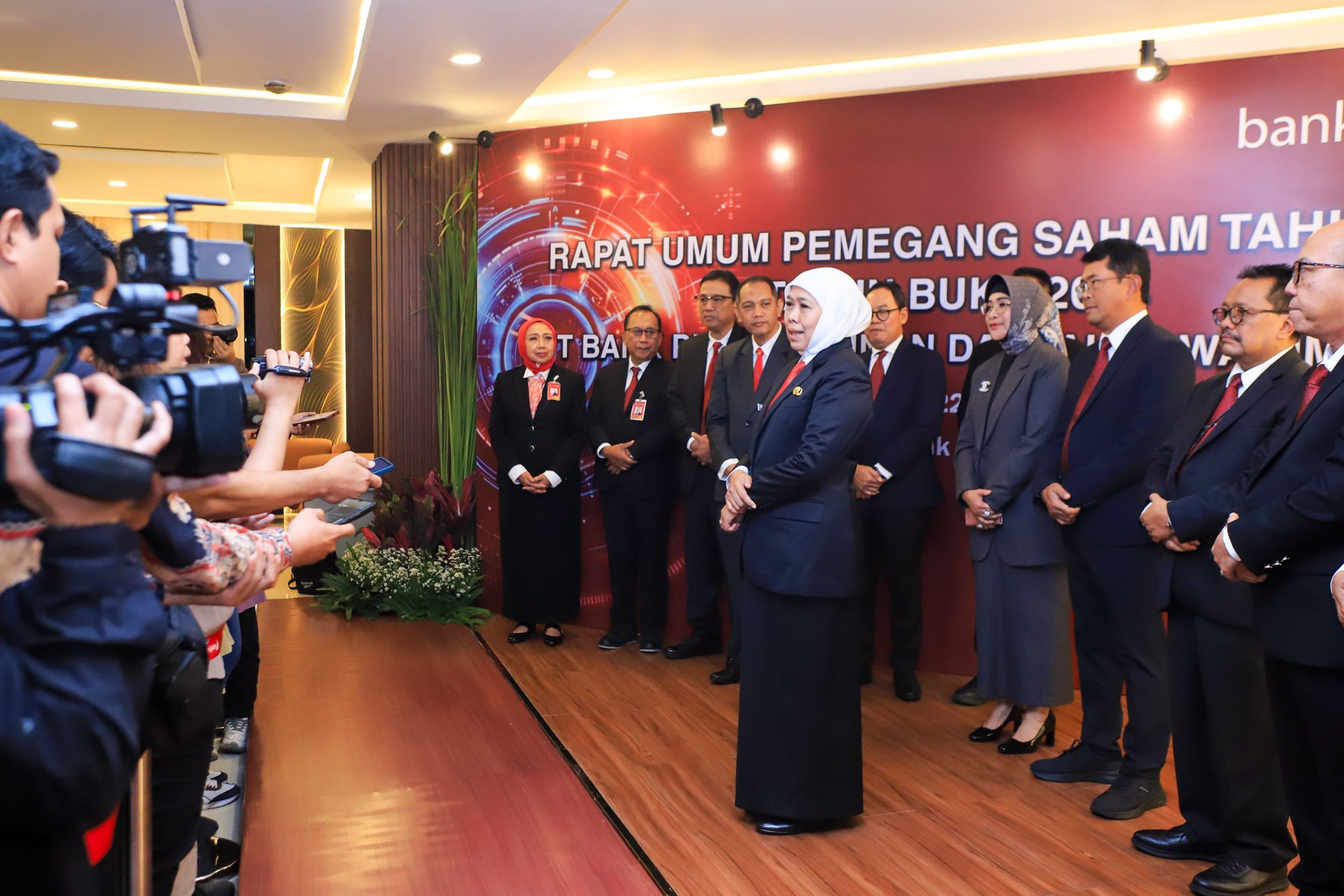 Direksi dan Komisaris Baru Diumumkan, Gubernur Khofifah Dorong  Bank Jatim Jadi BPD Nomor Satu di Indonesia