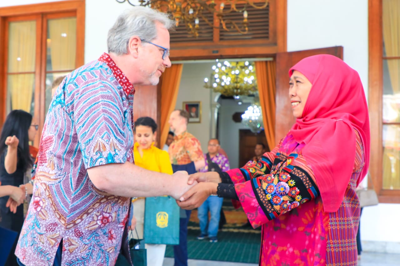 Gubernur Khofifah Optimis Dua Program Master Degree King’s College London Kuatkan Kualitas  SDM Jatim