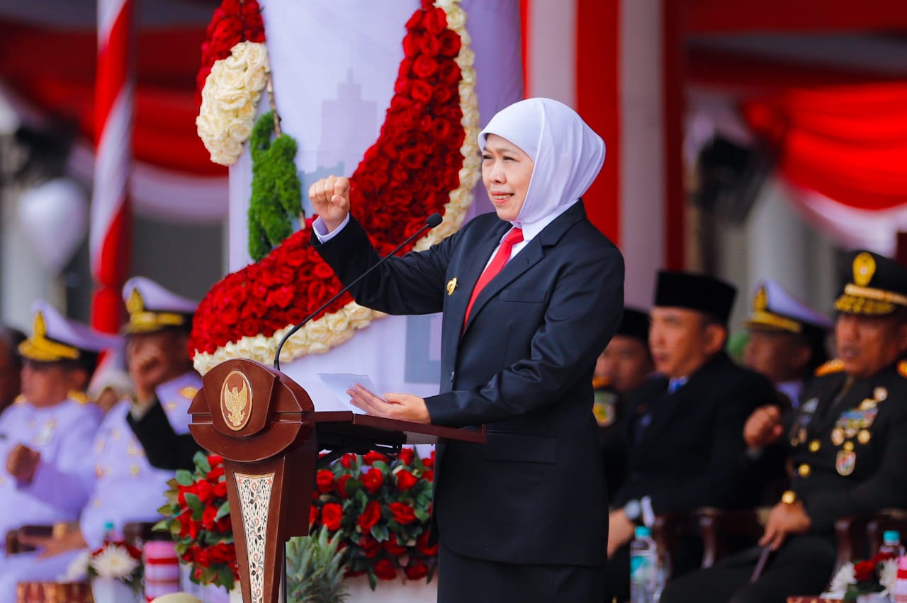 Gubernur Khofifah Pimpin Upacara Peringatan Harkitnas 2025, Ajak Masyarakat Bangkit Hadapi Dampak Dinamika Ekonomi  Global