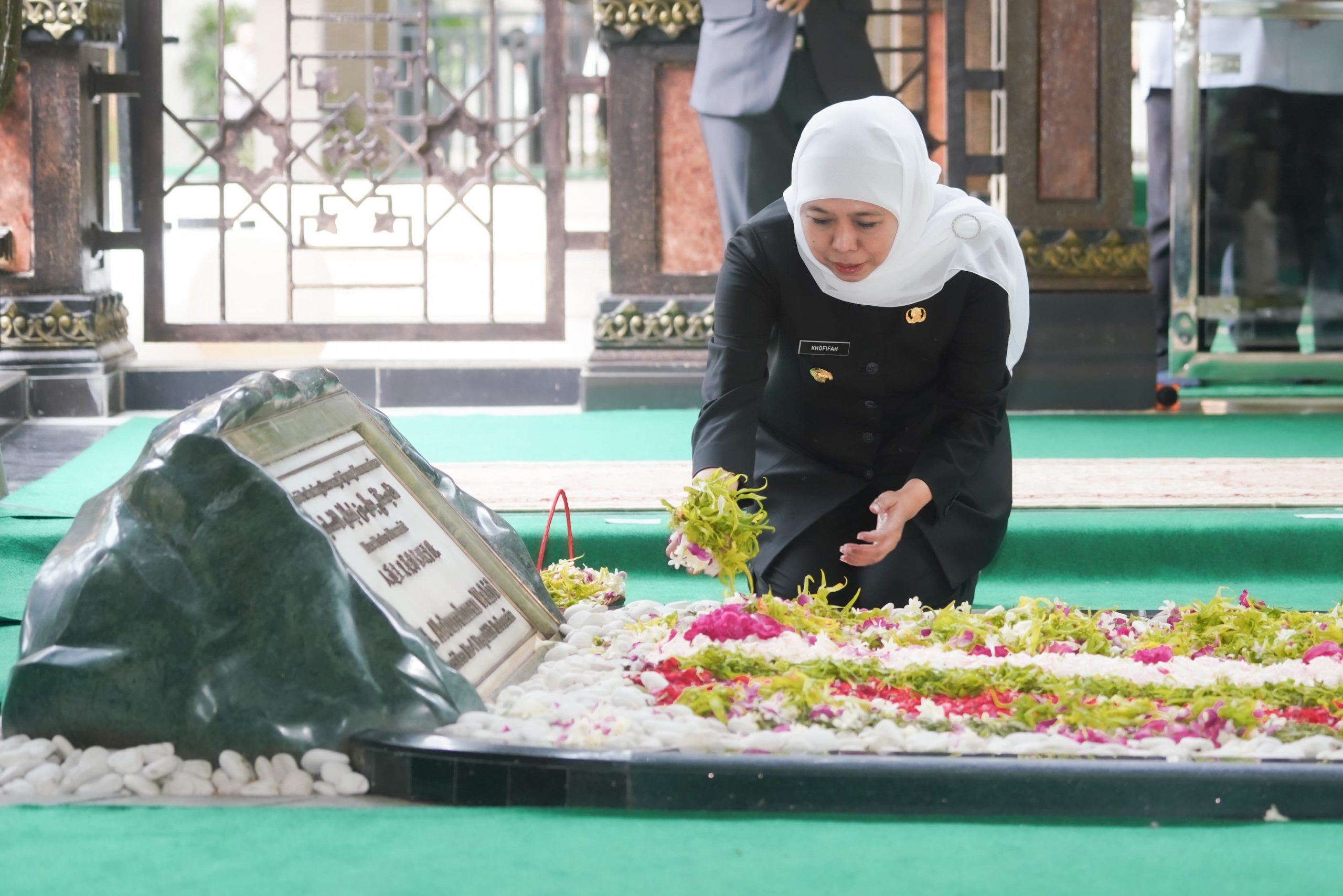 Gubernur Khofifah Dampingi Kapolri Ziarah Makam Gus Dur di Jombang Jatim: Jadikan Teladan Perkuat Toleransi Demi Persatuan Bangsa dan Negara