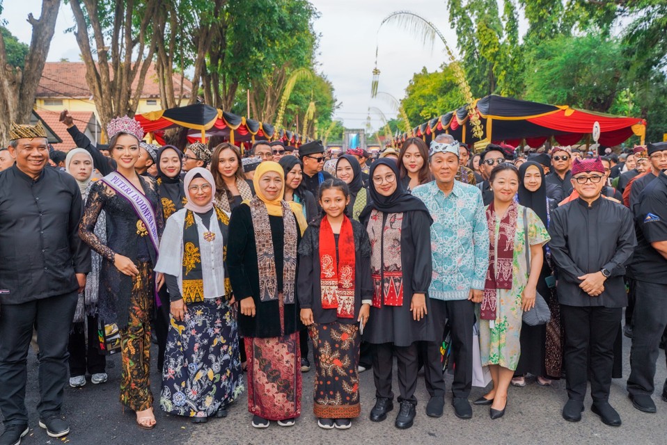 Gubernur Khofifah Apresiasi Banyuwangi Ethno Carnival 2025,  Sukses Gelar Transformasi Budaya Lokal Jadi Mendunia