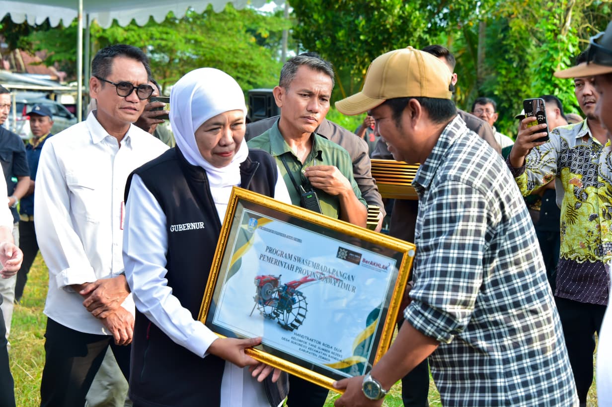 Dorong Produksi Hasil Pertanian  di Jember Meningkat, Gubernur Khofifah: Bantuan Alsintan Jadi Langkah Menuju Kedaulatan Pangan Jatim