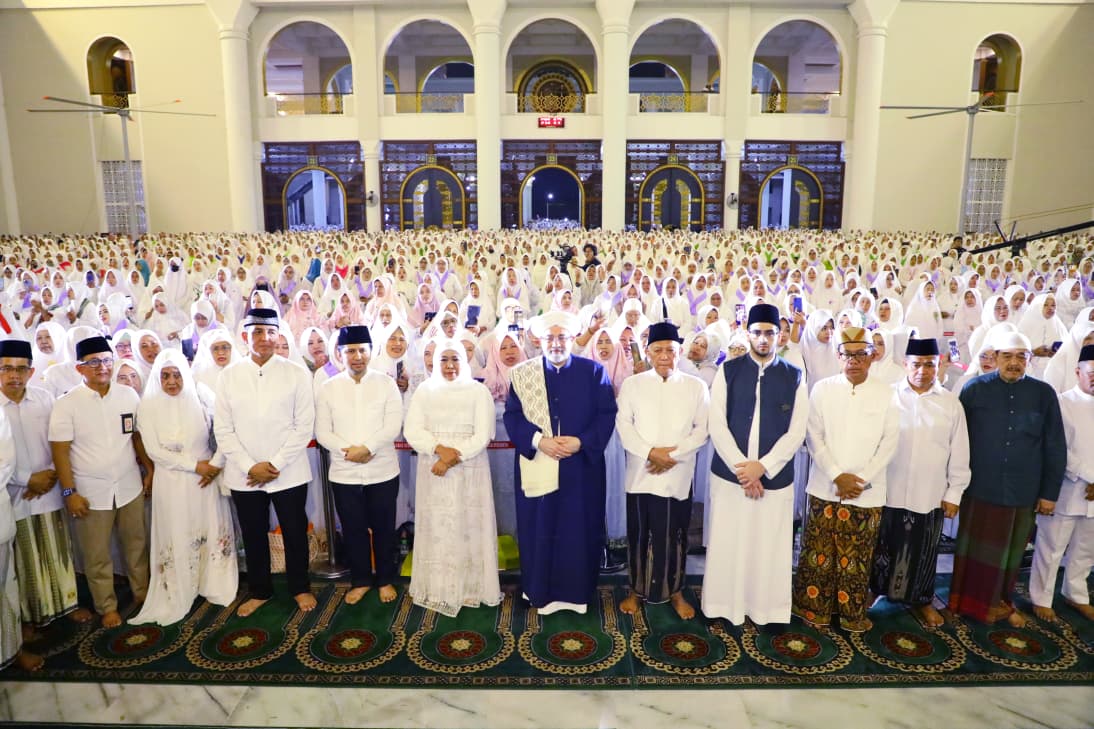 Gubernur Khofifah Tekankan Pentingnya Akhlak di Era Digital, Ajak Muslimat NU Jaga Keluarga dari Dampak Negatif Medsos