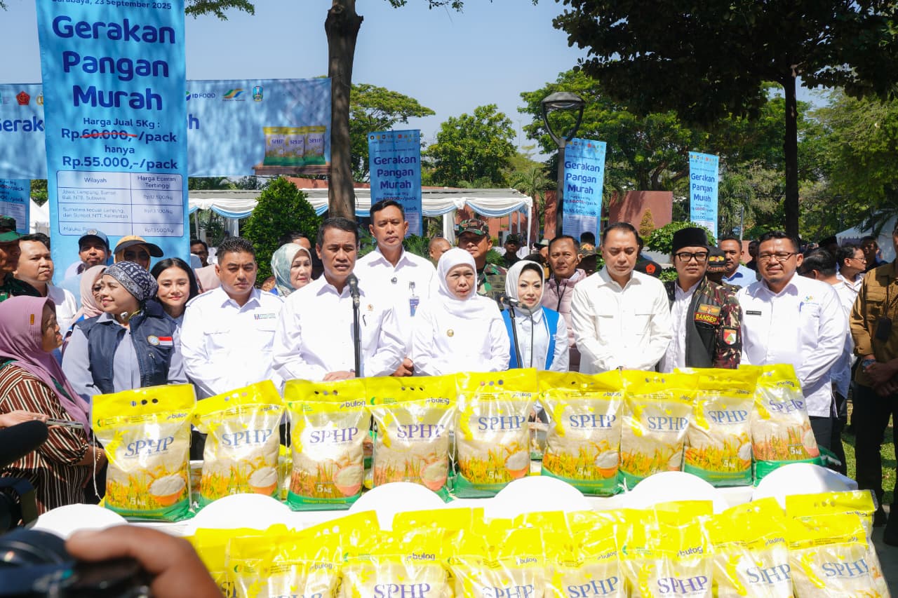Gubernur Khofifah Tegaskan Komitmen Jatim Kawal Distribusi Pangan Lewat Gerakan Pangan Murah Serentak