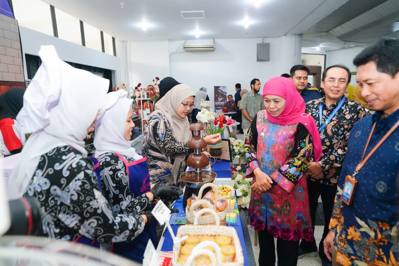 Gubernur Khofifah: Siswa Double Track Siap Jadi Wirausaha Tangguh, 1.600 Kelompok Usaha Cetak Prestasi MURI