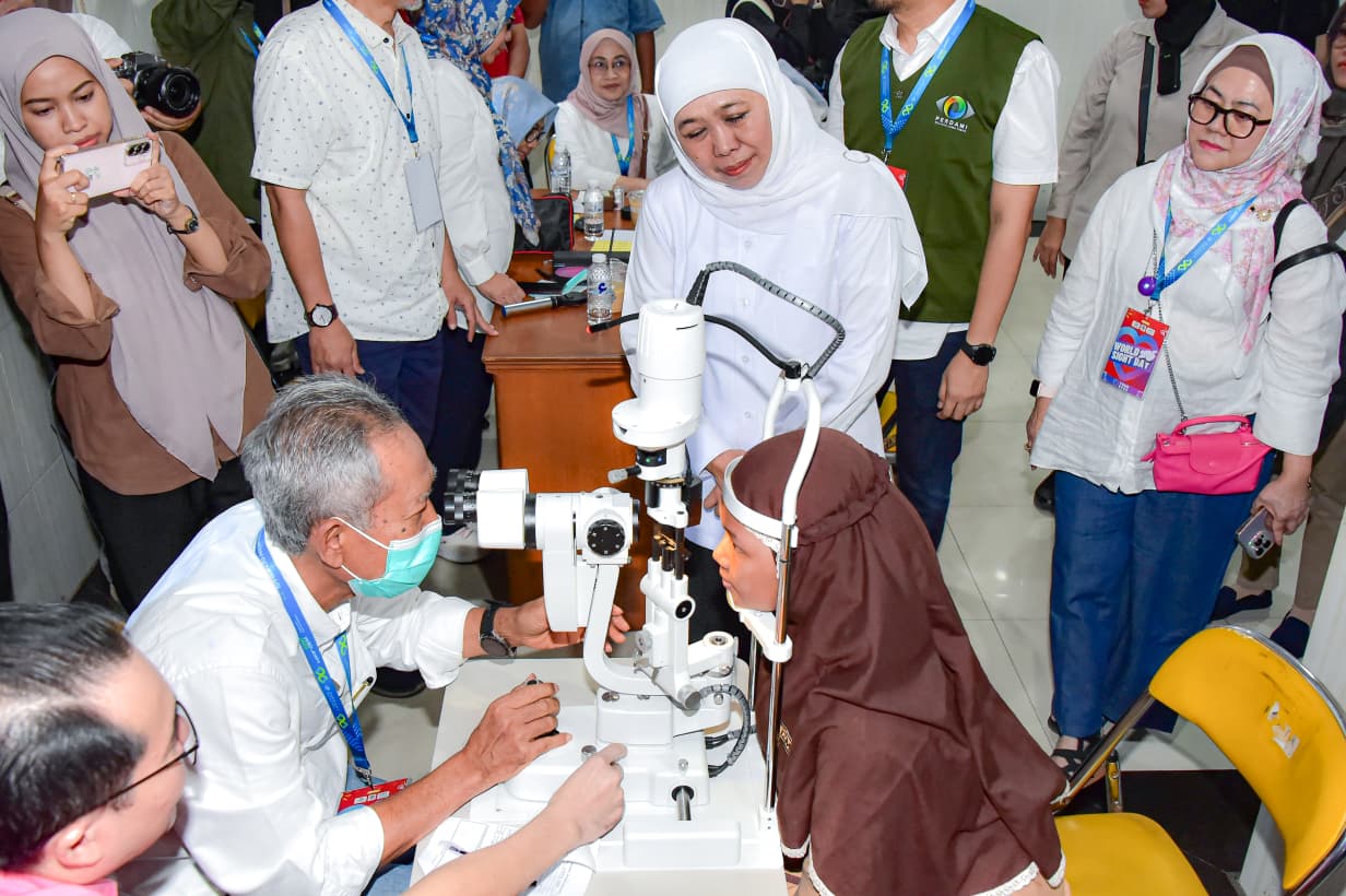 Gubernur Khofifah Sebut Kolaborasi Perdami, IROPIN, dan NU Care Wujud Kepedulian Nyata untuk Kesehatan Mata Anak