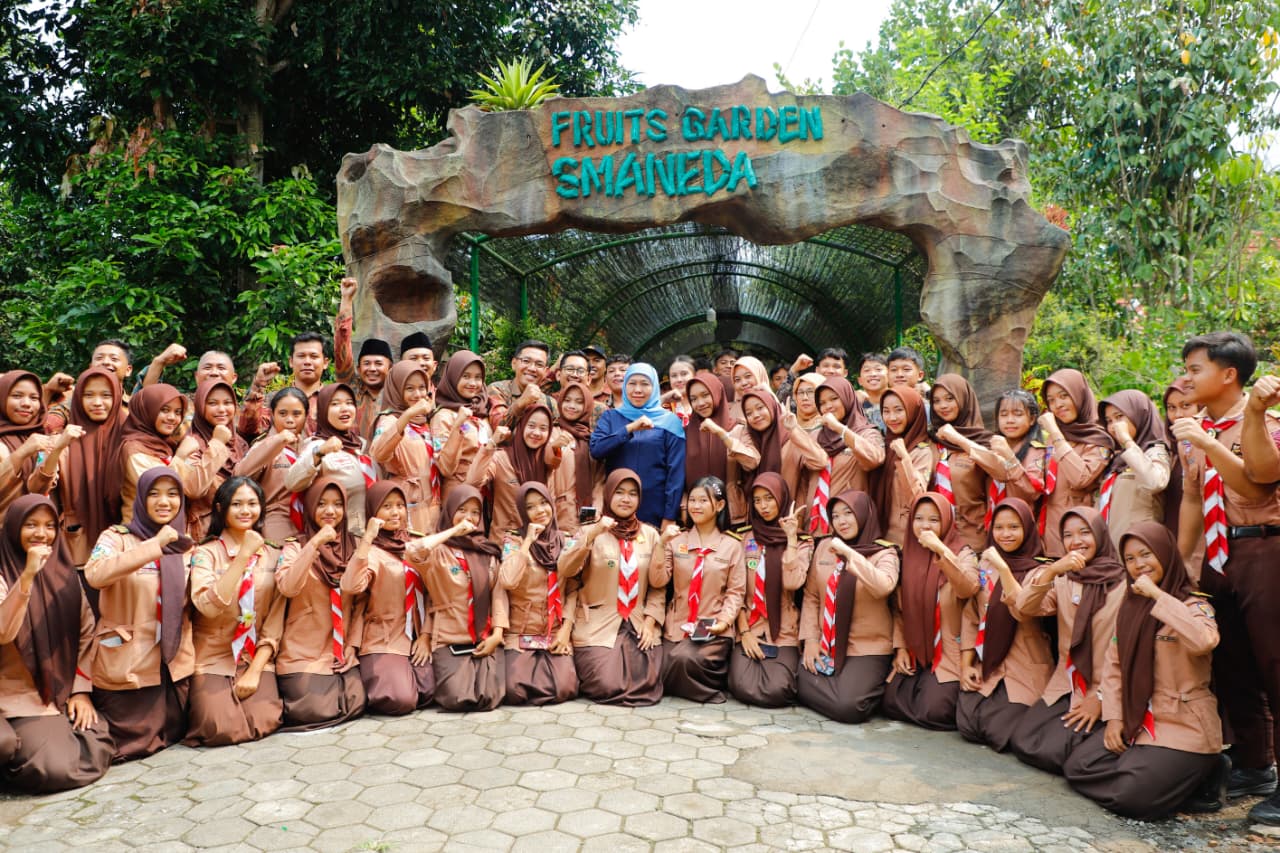 Gubernur Khofifah Dorong SIKAP SMAN 1 Dampit Jadi Pioneer Penggerak Kemandirian Pangan dari Sektor Pendidikan