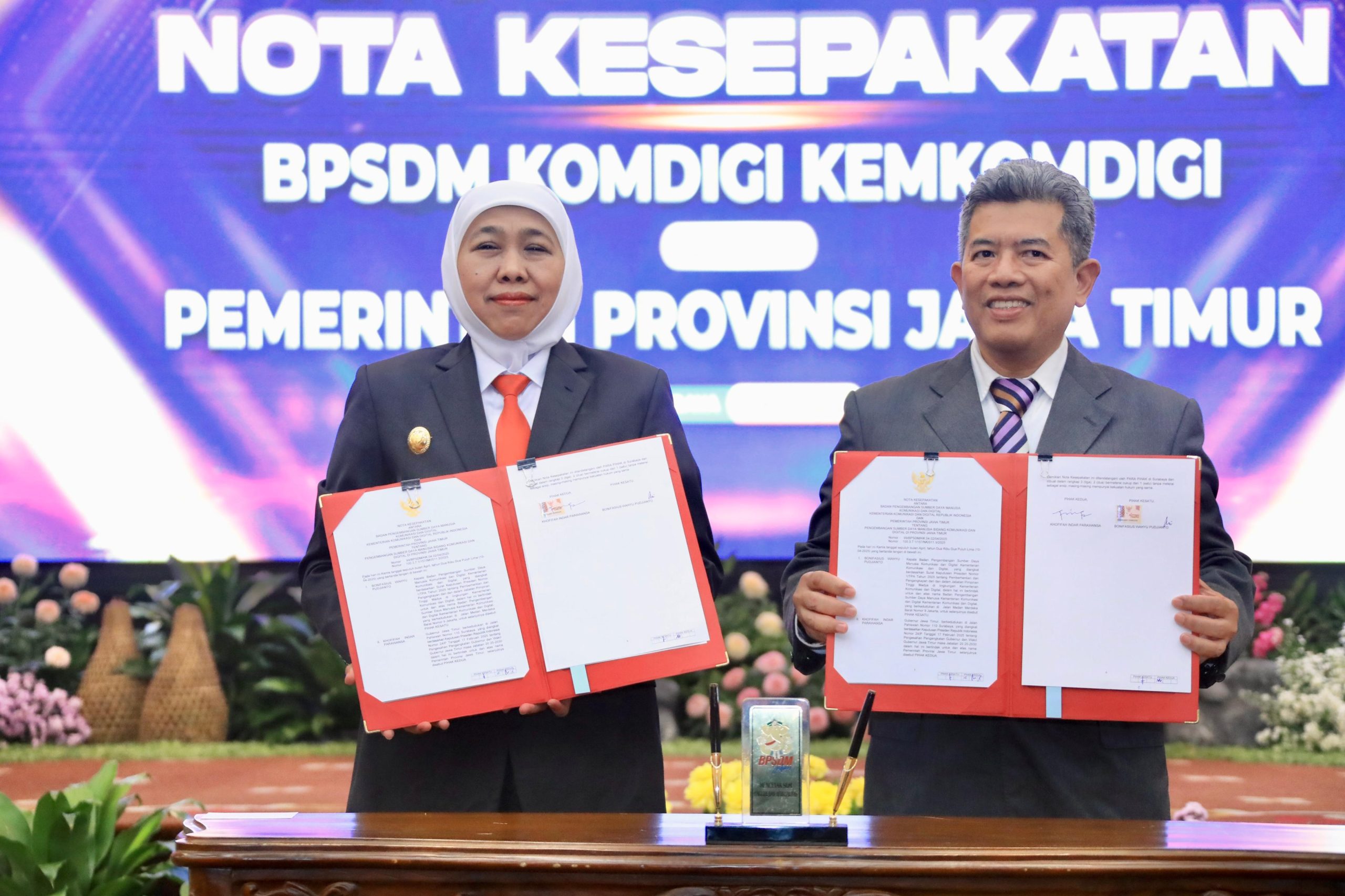 Gubernur Khofifah Sampaikan Pesan ke Peserta PKA II dan III BPSDM Jatim Agar Perkuat Kapasitas Pemimpin Birokrasi Yang Adaptif, Inovatif, Solutif dan Visioner