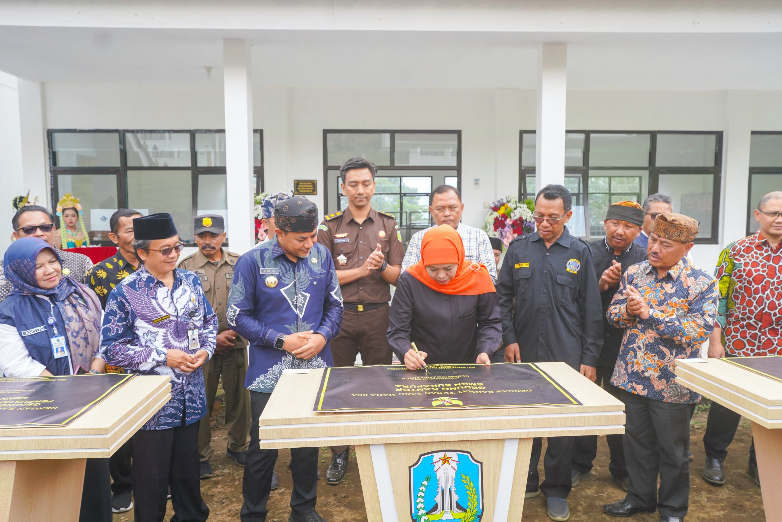 Gubernur Khofifah Resmikan Gedung SMKN Sukapura Bromo Probolinggo