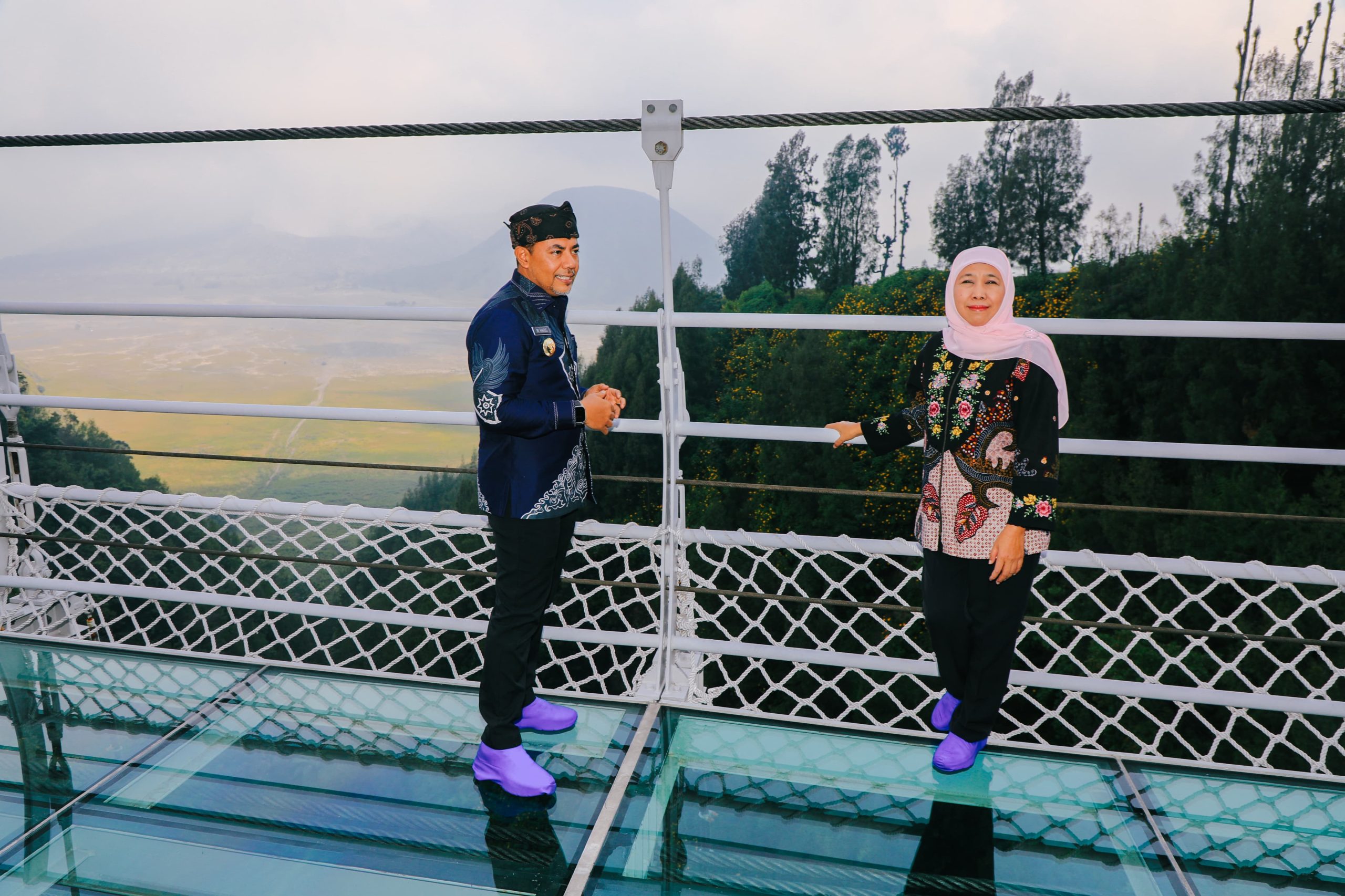 Gubernur Khofifah Optimis Jembatan Kaca Seruni Point Bromo  Perkuat Magnet Pariwisata Jawa Timur