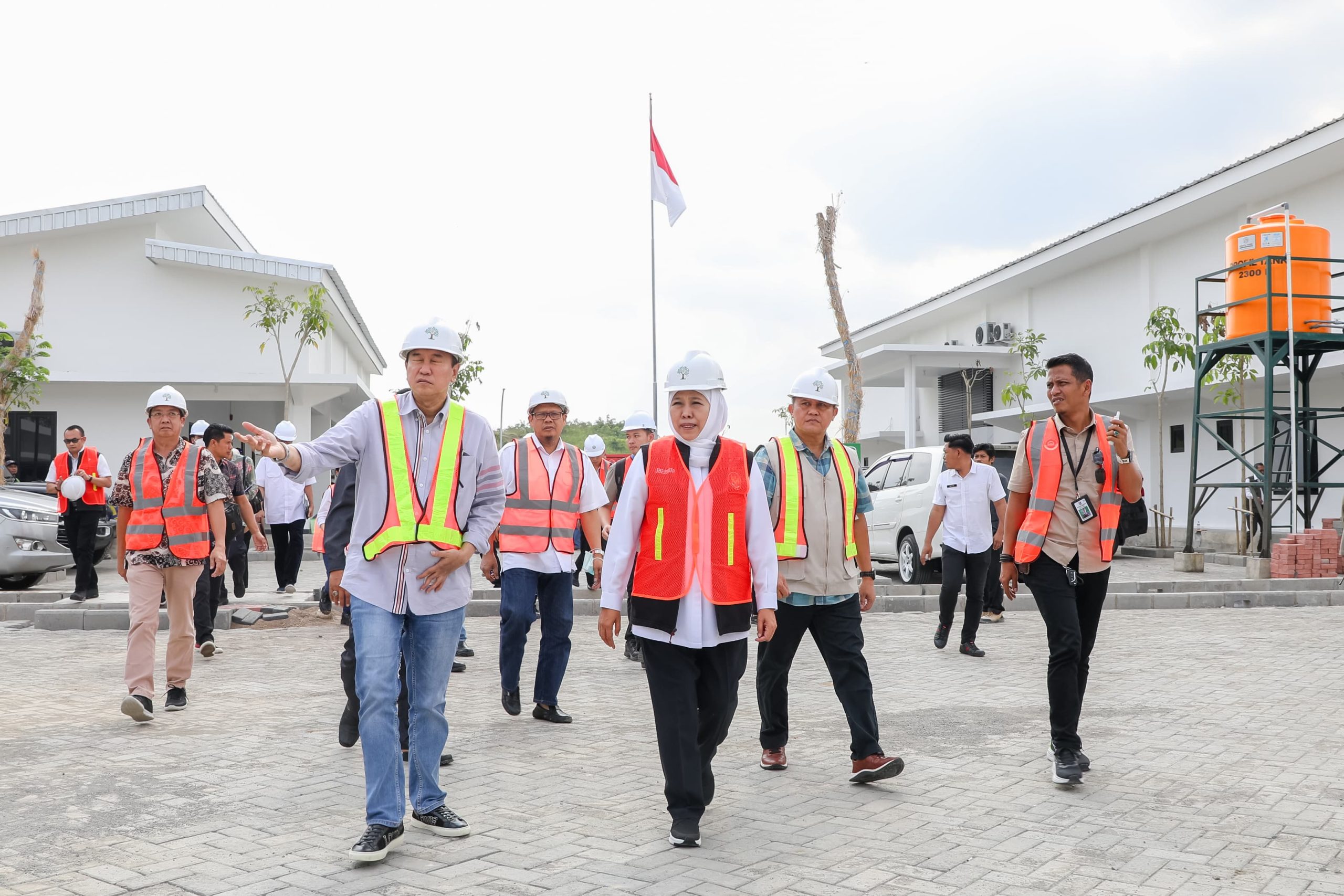 Peringati Hari Pasar Modal Indonesia ; Gubernur Khofifah Ajak Masyarakat Cerdas Berinvestasi di Era Digital