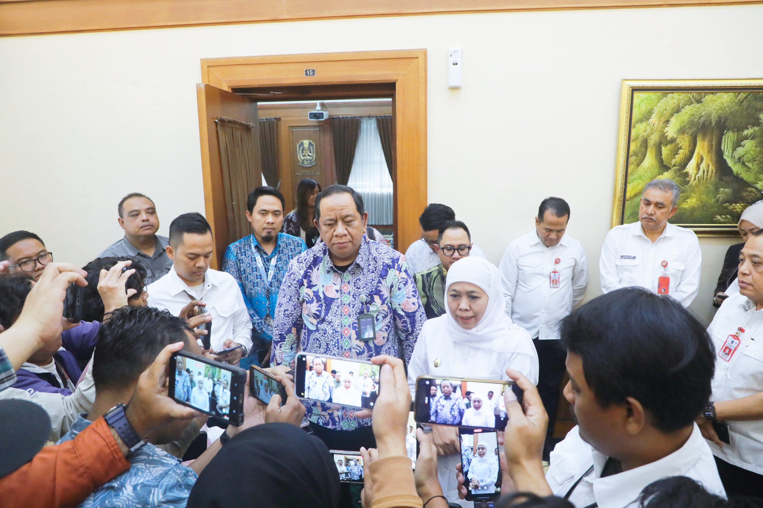 Gubernur Khofifah Kordinasi Dengan Pertamina Pastikan Distribusi dan Stok BBM di Jember Aman