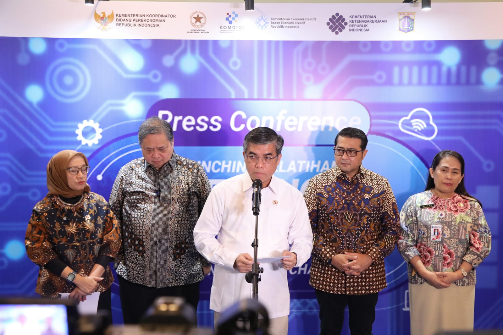 Menaker: WFA Akhir Desember Bisa Bantu Kelancaran Libur Nataru