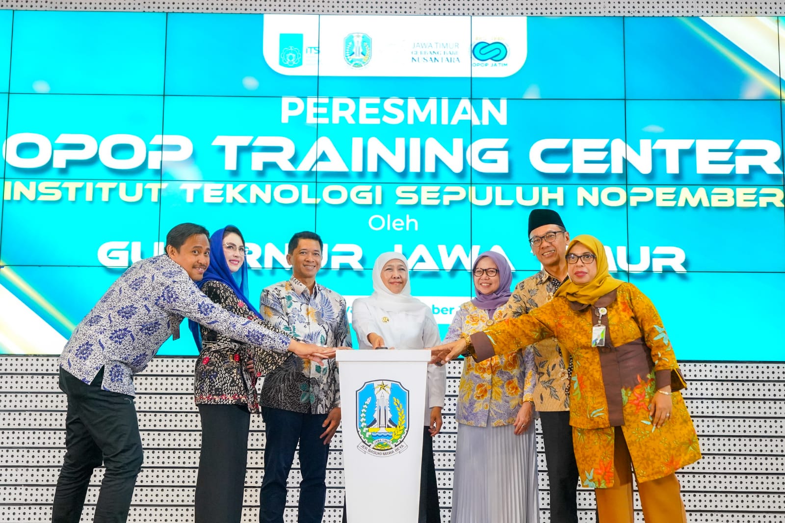 Gubernur Khofifah Tegaskan Sinergi Kampus dan Pesantren Kunci Penguatan Ekonomi OPOP Jawa Timur