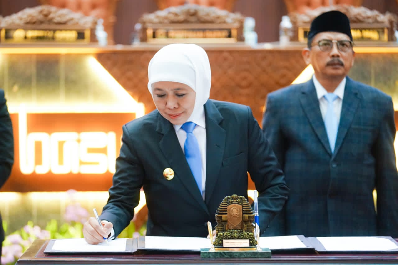 Gubernur Khofifah dan DPRD Jatim Sepakati Enam Perda, Komitmen Baru Perkuat Tata Kelola BUMD & Perlindungan Masyarakat