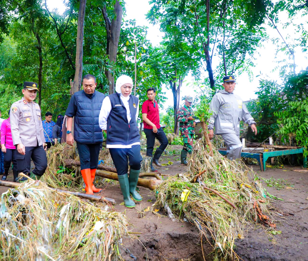 Gubernur Khofifah Tegaskan Komitmen Pemprov Jatim Pulihkan Pertanian Situbondo Pascabanjir melalui Perbaikan Irigasi Terpadu