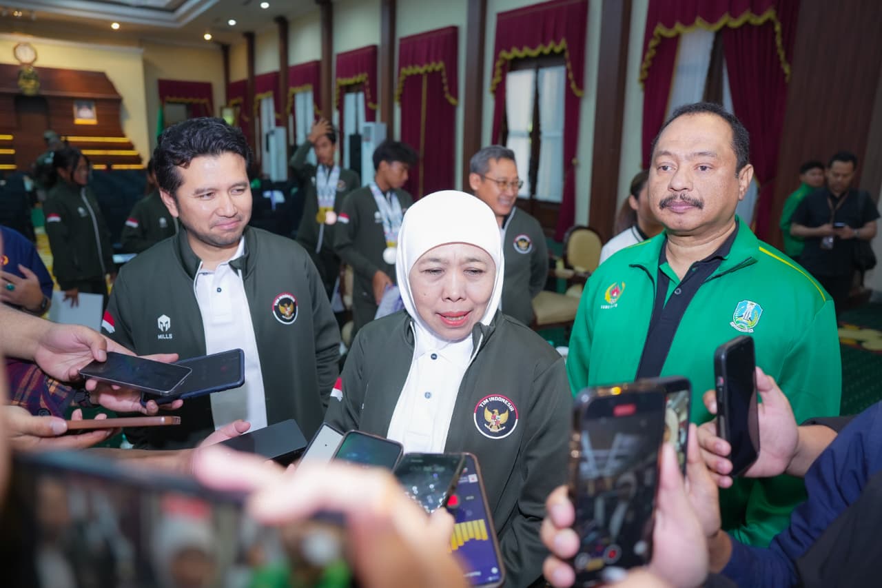 Gubernur Khofifah Serahkan Bonus Atlet SEA Games XXXIII, Jawa Timur Konsisten Jadi Lumbung Atlet Berprestasi