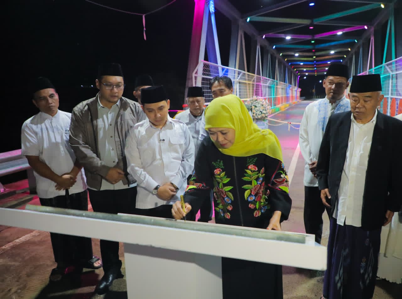 Gubernur Khofifah Tegaskan Infrastruktur Bukan Sekadar Fisik, Jembatan Bubak Buka Akses Masa Depan