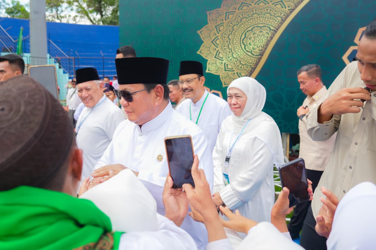 Gubernur Khofifah Tegaskan NU Rumah Besar Umat Saat Dampingi Presiden Prabowo di Mujahadah Kubro