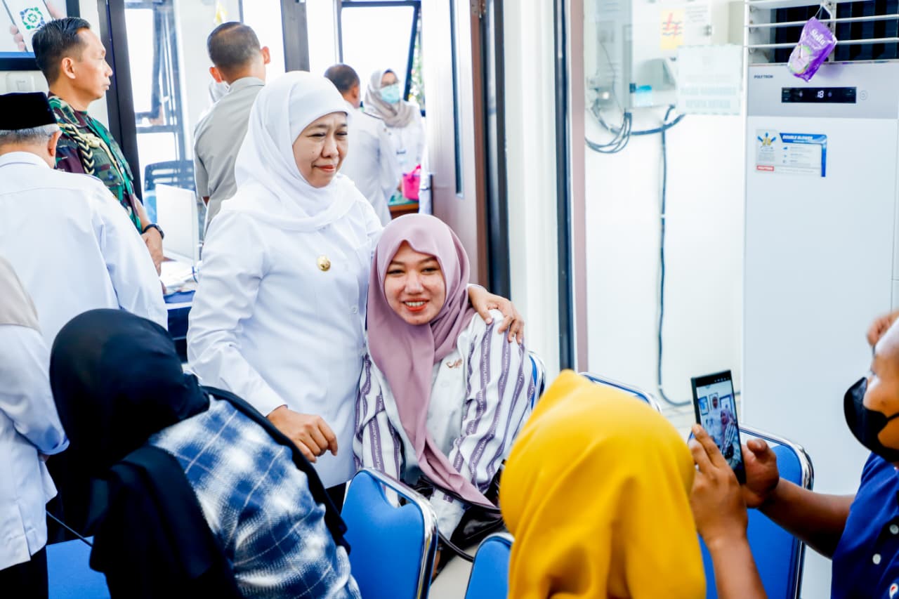 Gubernur Khofifah Koordinasikan Dinkes dan Dinsos Percepat Pemutakhiran Data PBI