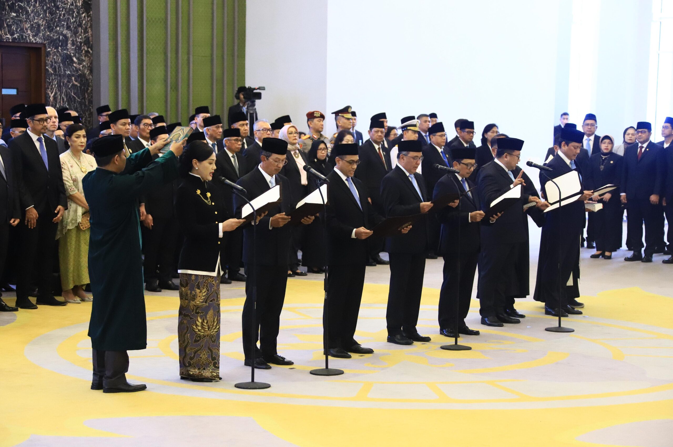 OJK Punya Jajaran Baru, Siap Hadapi Tantangan Ekonomi dan Finansial