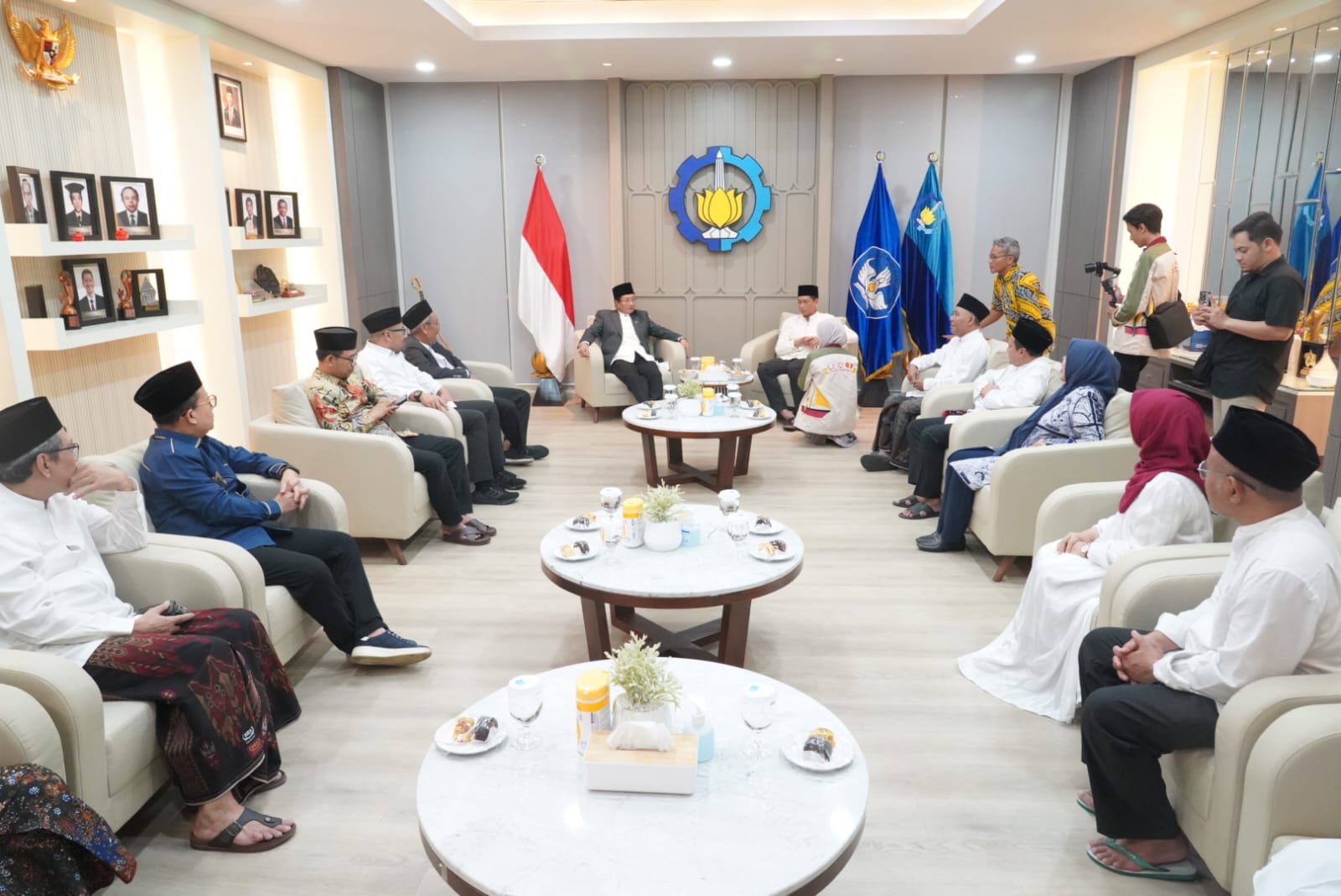 Menag: Suara Imam yang Jernih Bantu Jamaah Memahami Makna Salat