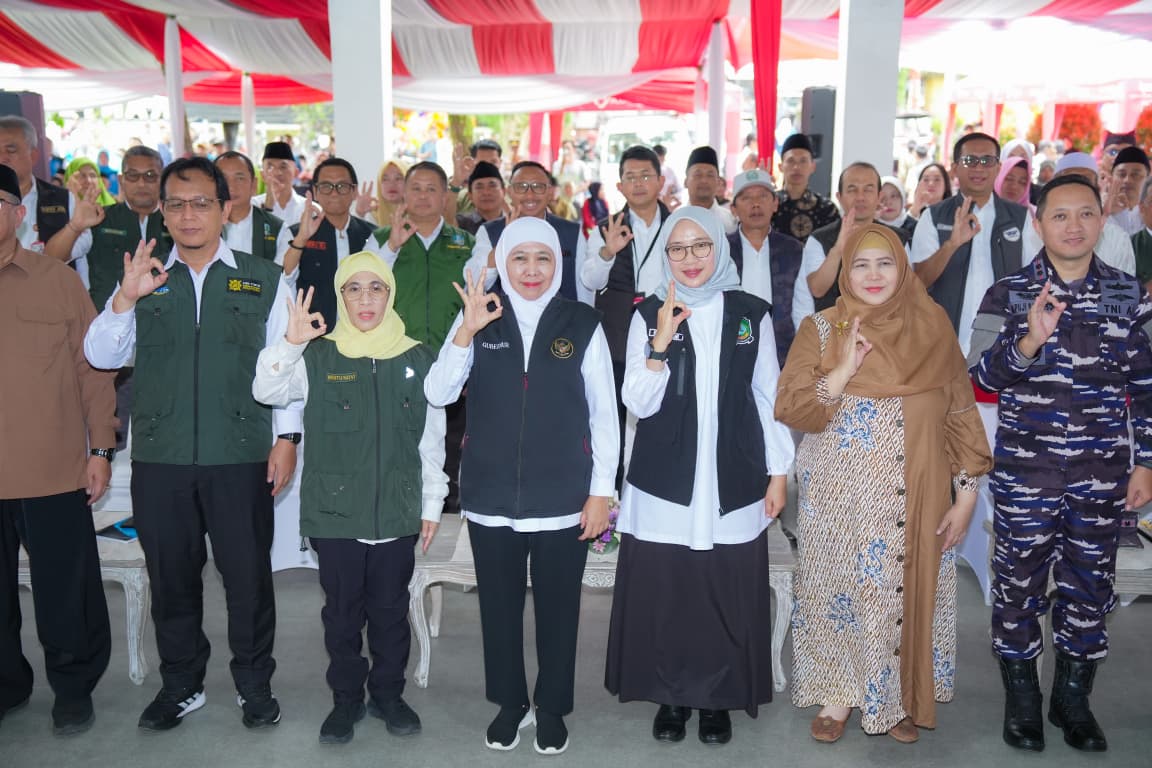 Gubernur Khofifah Indar Parawansa Perkuat Pilar Sosial dan Desa di Banyuwangi Lewat Program Bantuan Rp5,26 Miliar