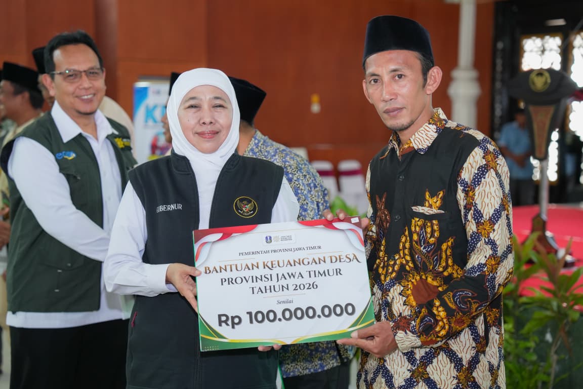 Gubernur Khofifah Indar Parawansa Dorong Pengentasan Kemiskinan Lewat Program Sapa Bansos Ramadhan