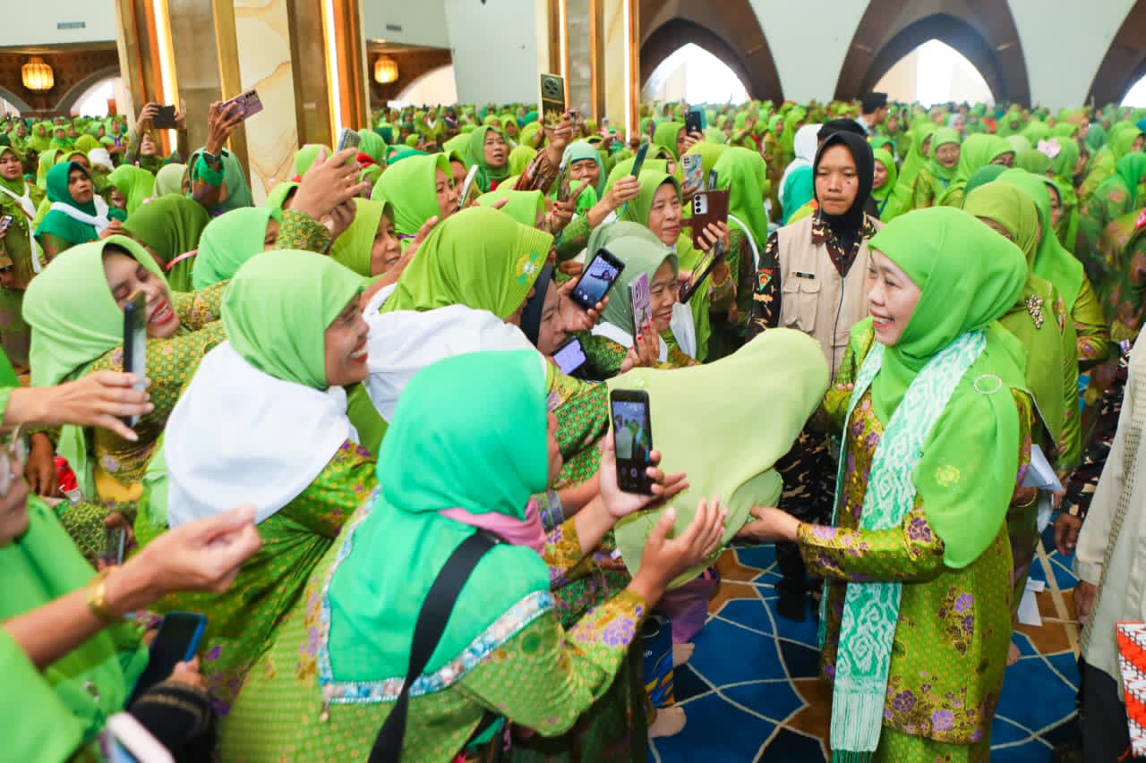 Gubernur Khofifah Serukan Penghentian Perang Dunia Bersama Muslimat NU, Dorong PBB Perkuat Diplomasi Damai