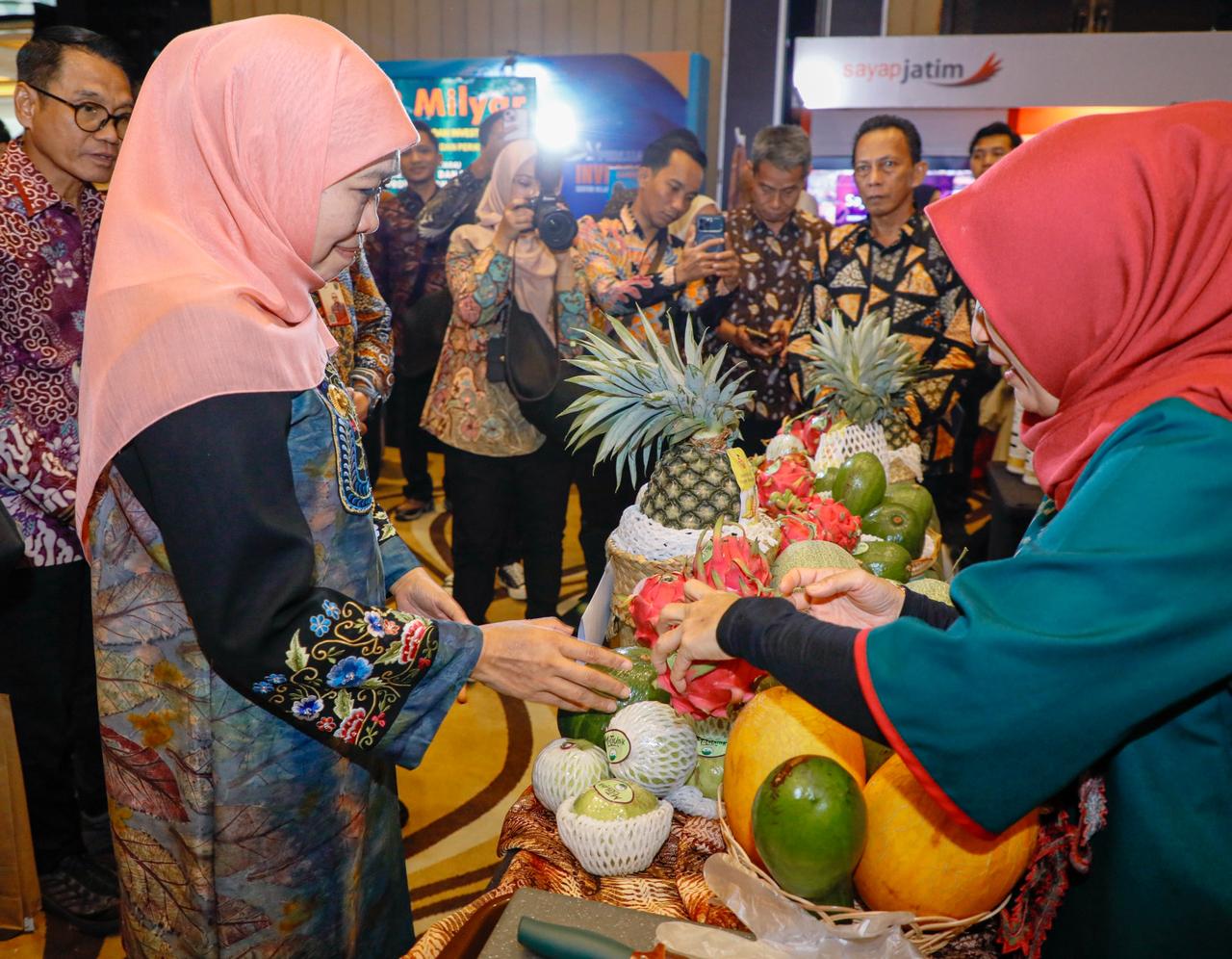 Gubernur Khofifah Soroti Peran Strategis Konsumen Cerdas dalam Mendorong Daya Saing Ekonomi Jawa Timur