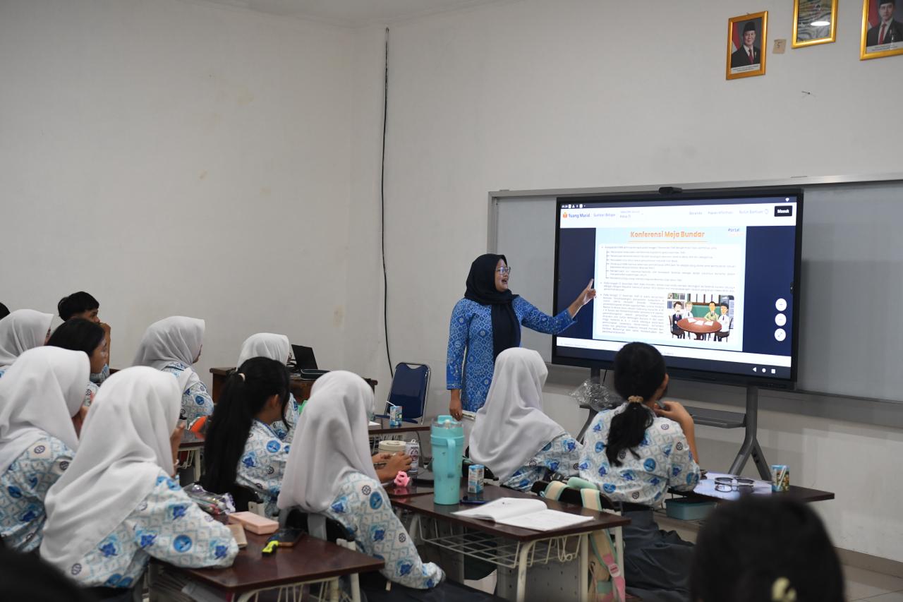 Penataan Guru Non-ASN Dilakukan Bertahap untuk Jamin Kepastian Kerja