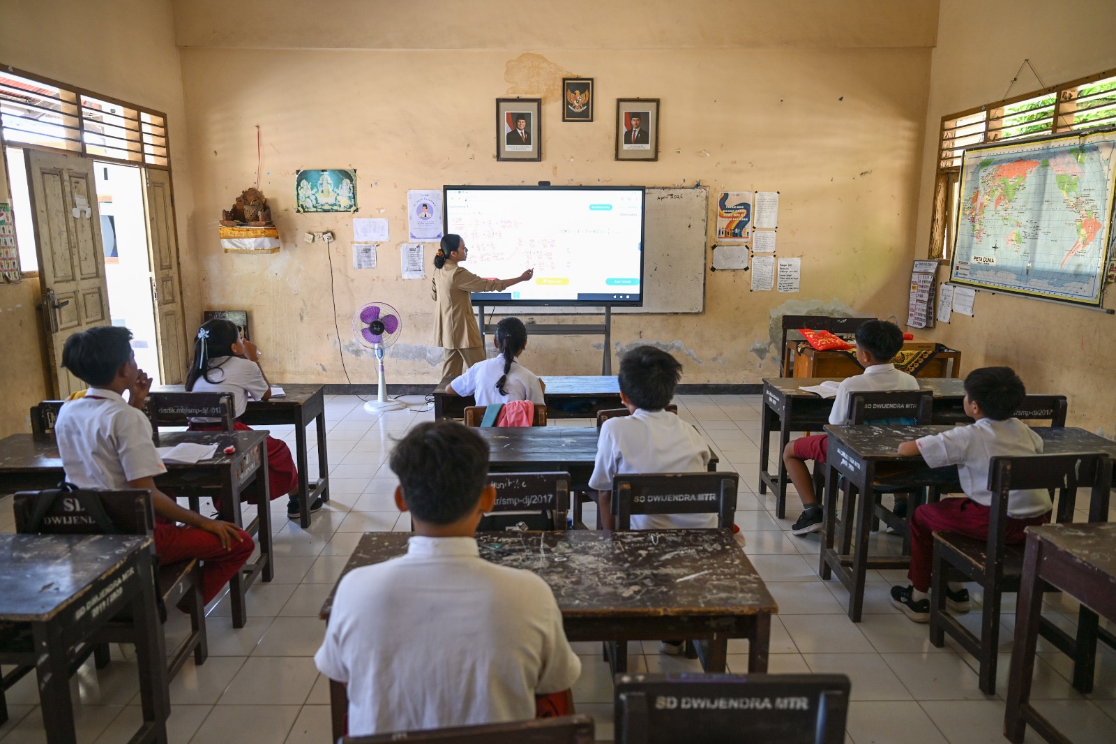 Digitalisasi Sekolah Jadi Strategi Kemendikdasmen Hadirkan Pendidikan Setara hingga Daerah Terluar