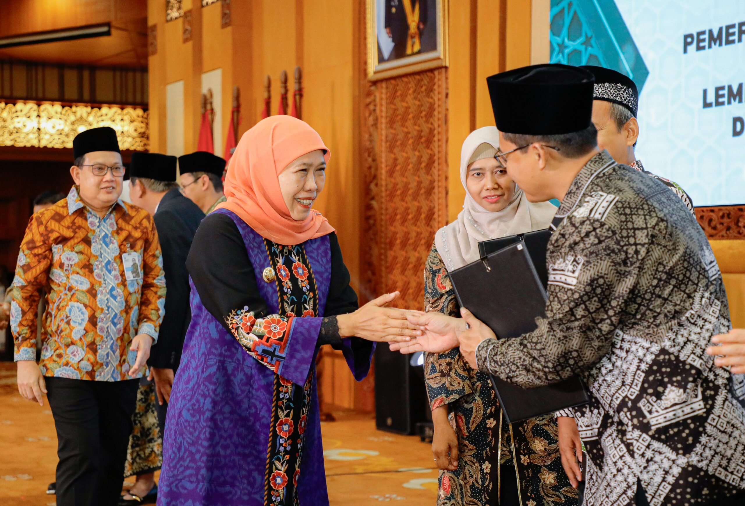Cetak SDM Unggul Berbasis Pesantren, Gubernur Khofifah Hadirkan Beasiswa STEM dalam Program LPPD Jatim 2026