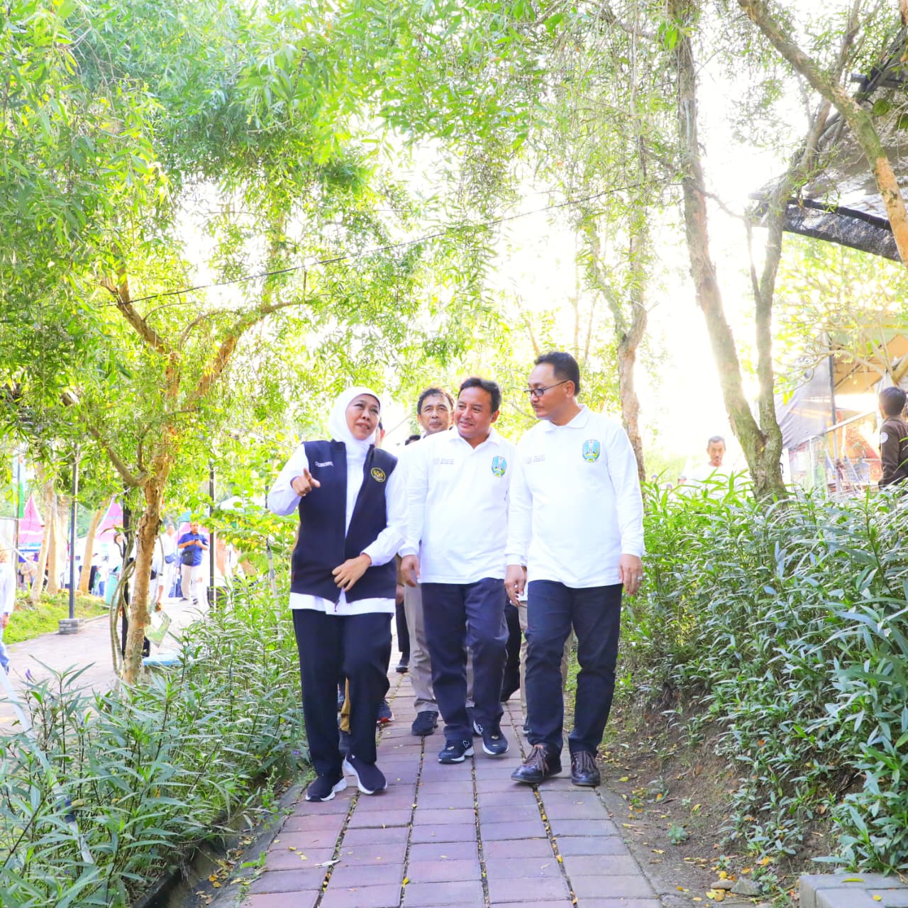 Gubernur Khofifah: Kelompok Tani Hutan Kini Tak Hanya Menjaga Hutan, tetapi Juga Menggerakkan Ekonomi Masyarakat